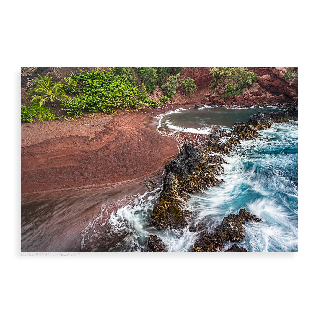 Red Sand Beach - Pueo Gallery